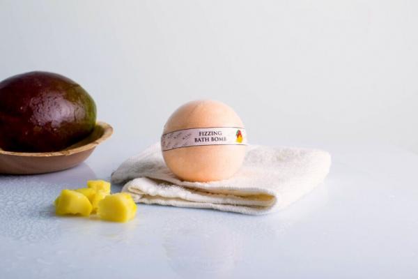 Nährende Maxi-Badekugel Mango 160g